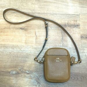 Rare COACH chestnut brown leather crossbody bag